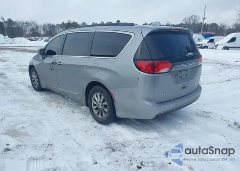 2017 Chrysler Pacifica Touring-L из США, поврежденный, VIN 2C4RC1BG6HR654811